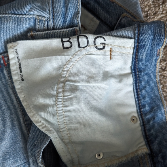 BDG Urban Outfitters High Rise Slim Girlfriend Jeans Light Wash Indigo Size 31 - Picture 5 of 7
